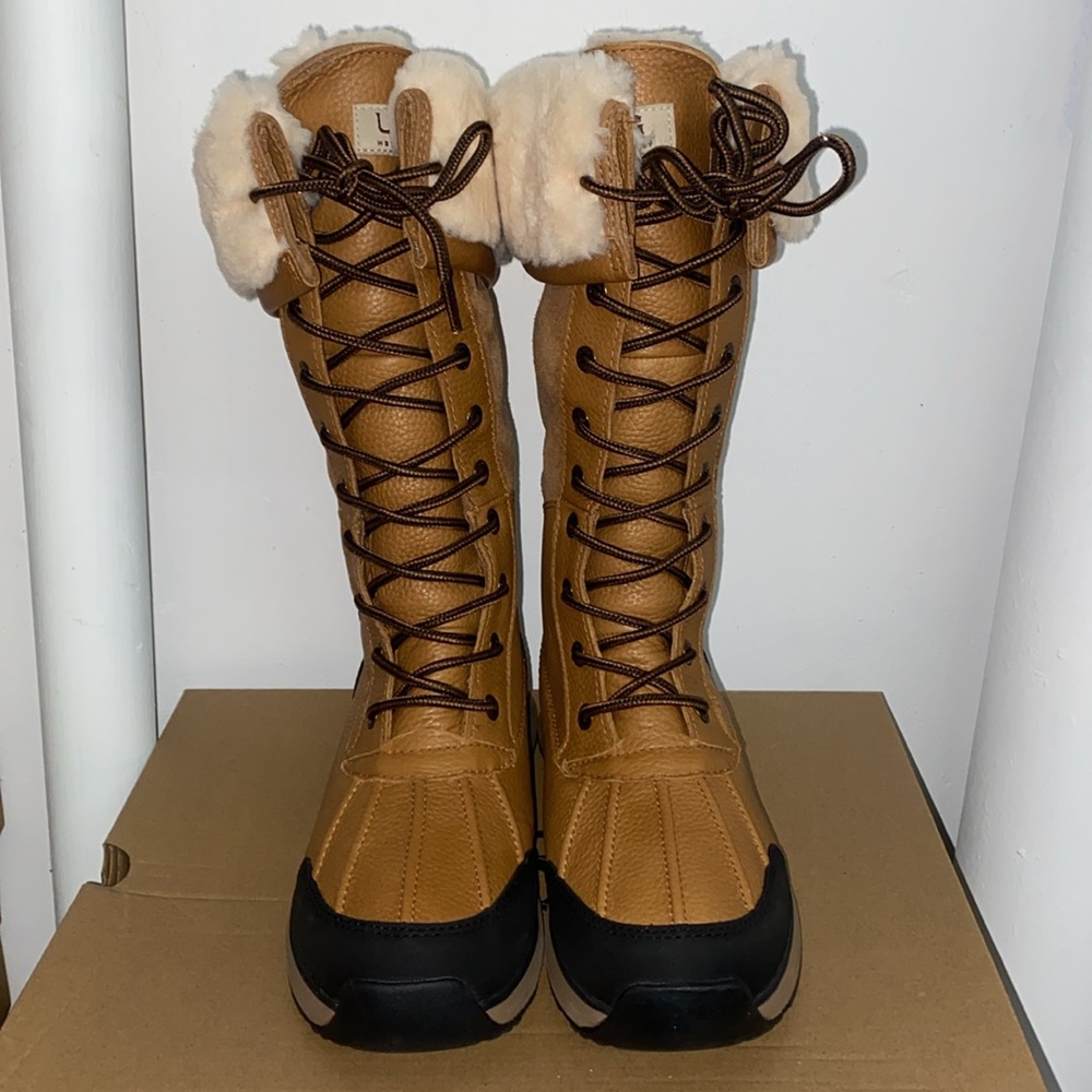 UGG ADIRONDACK BOOT TALL - Picture 3 of 6